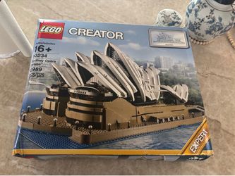 LEGO Creator 10234 Sydney Opera House