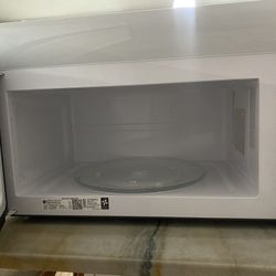 Large GE White Microwave Hanging 