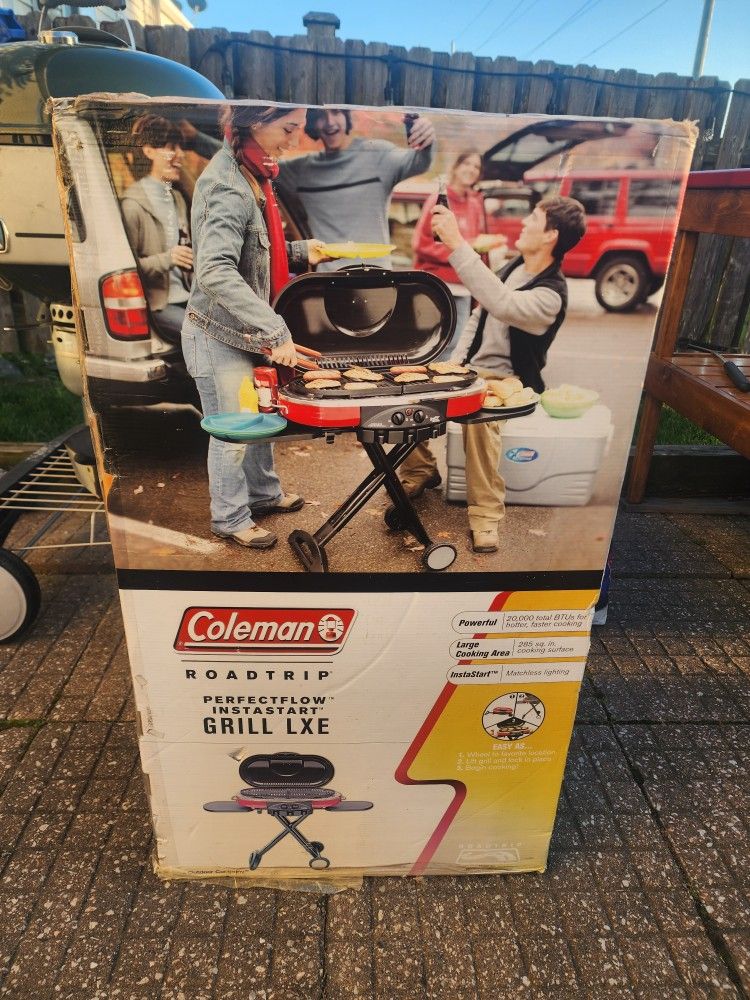 NEW Coleman RoadTrip/Tailgate Style Gas Grill- 20,000 BTU MSRP $169.99