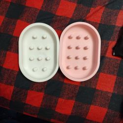 2 Surefeed microchip Feeder Bowls