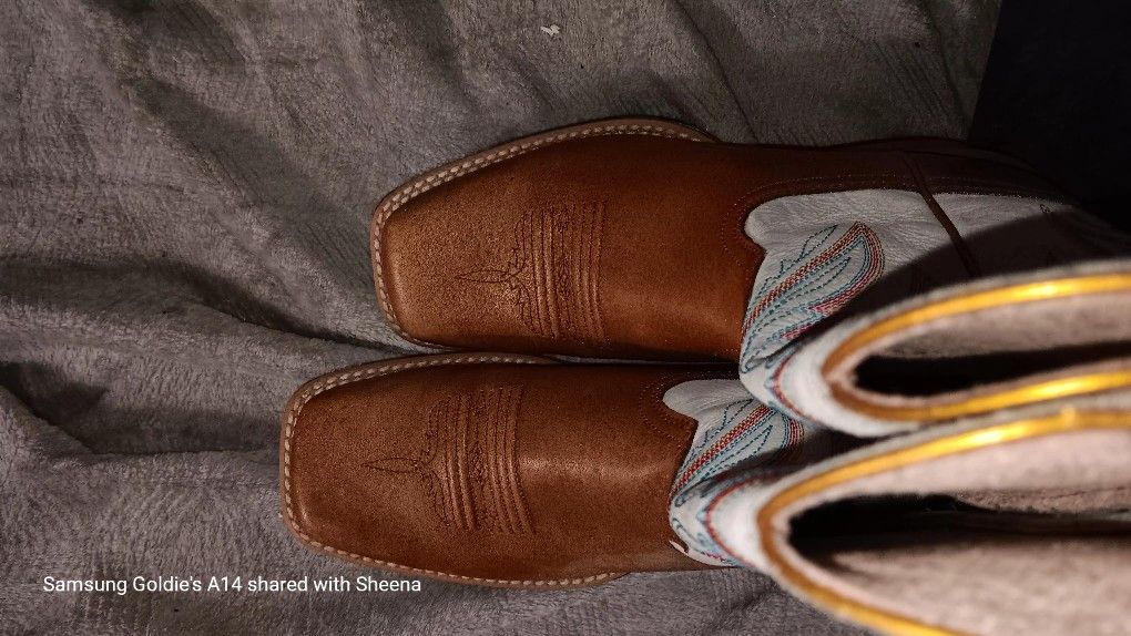 Ariat Boots Size 9