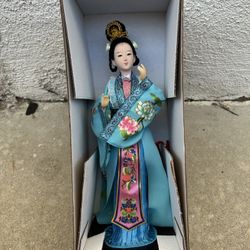 Chinese Tradition Silk Doll