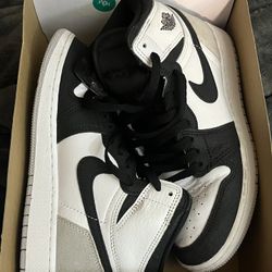 Air Jordan 1 Size GS 6Y  “stage haze” worn once 
