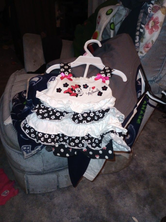 Cute Little Girls Dress W/Shorts 6mos