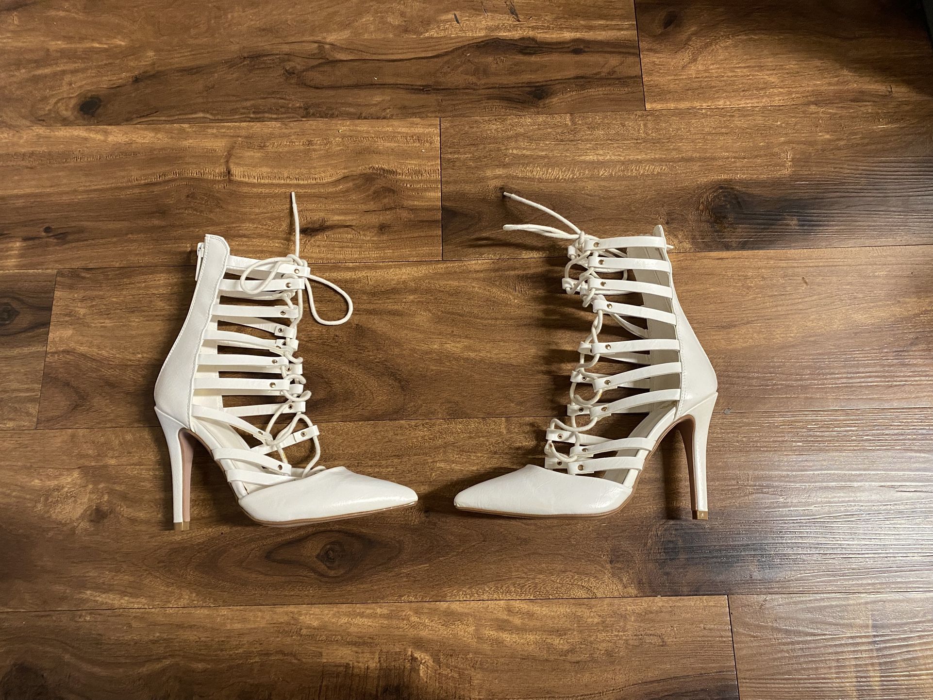 Brand New Woman’s Shek brand White High Heel Shoes Up For Sale 