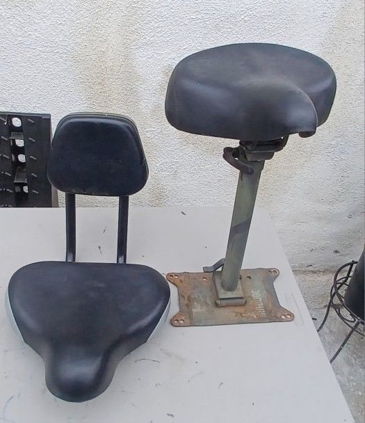 Electric Scooter Sseats And Seat Post.