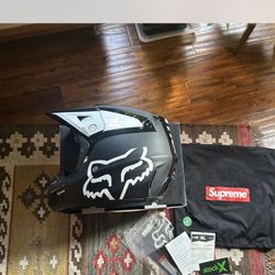 Supreme X Fox V2 Helmet S/S2018 Black 