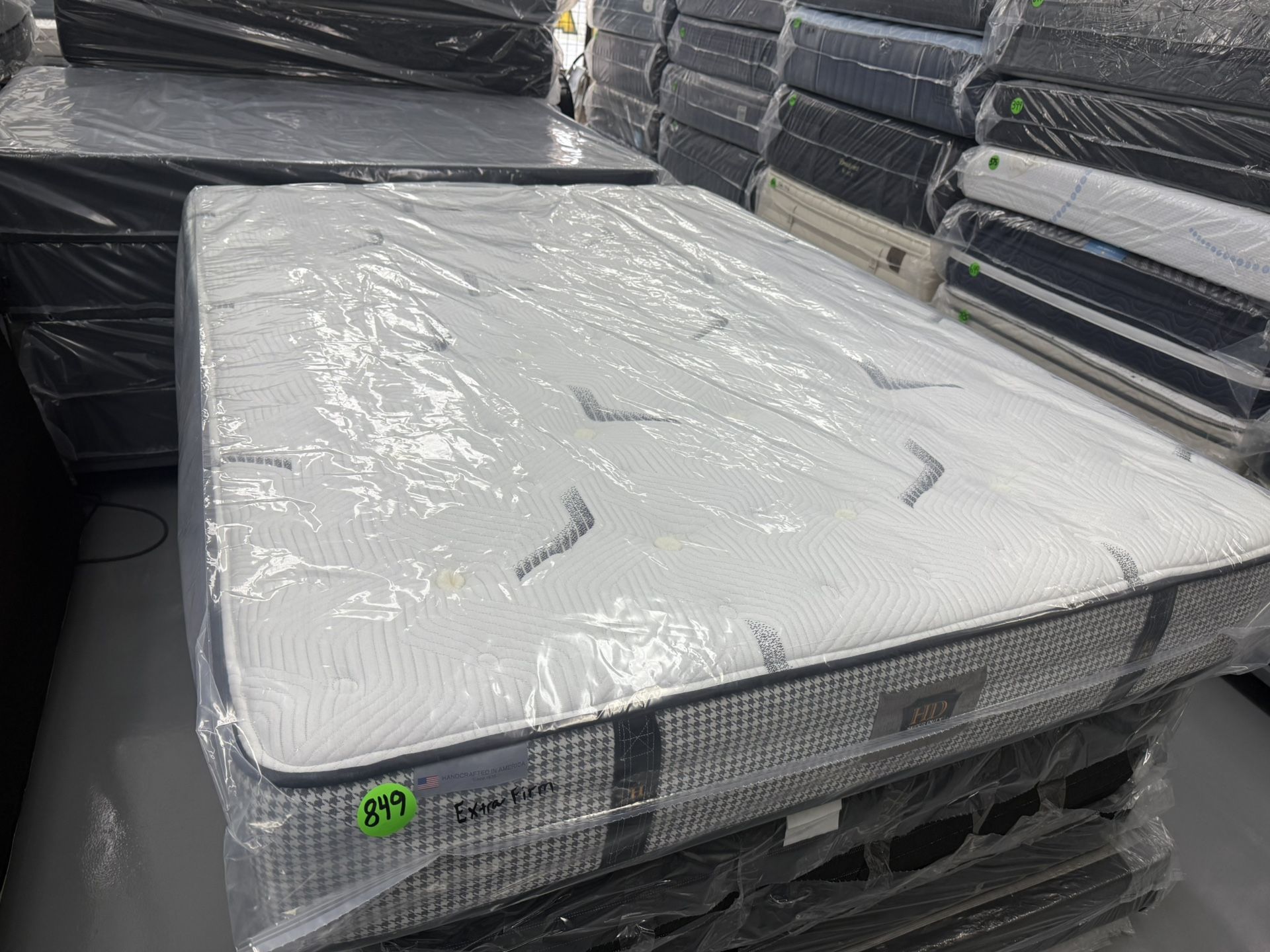 QUEEN SIZE PARAMOUNT MATTRESS & BOX SPRING BED SET