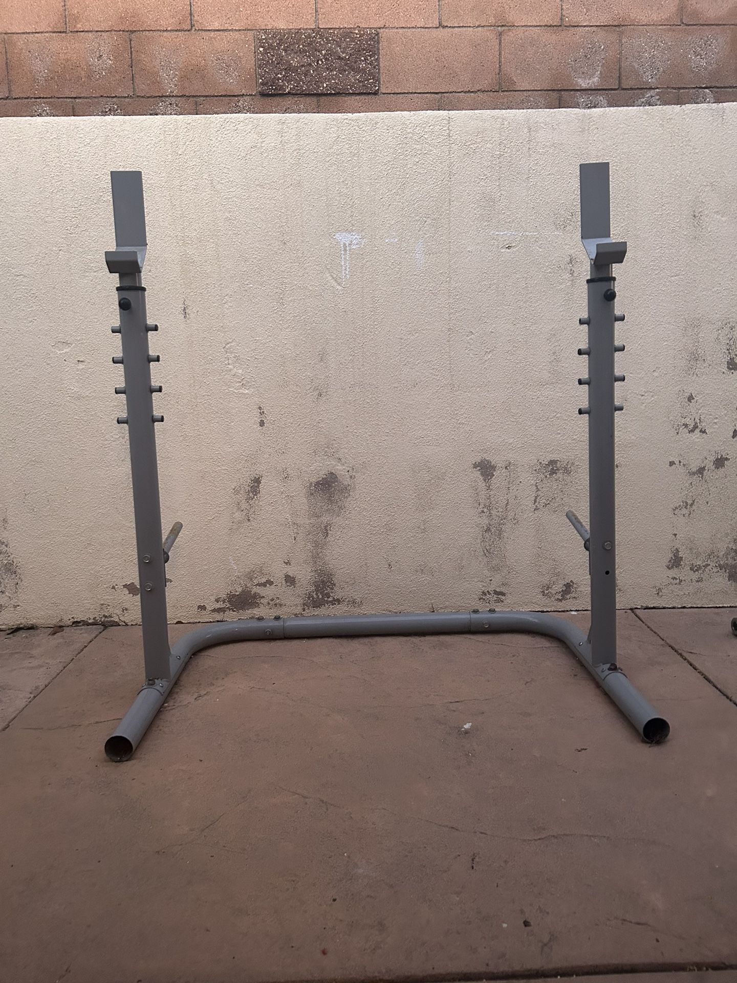 Bench Press / Squat Rack (adjustable)