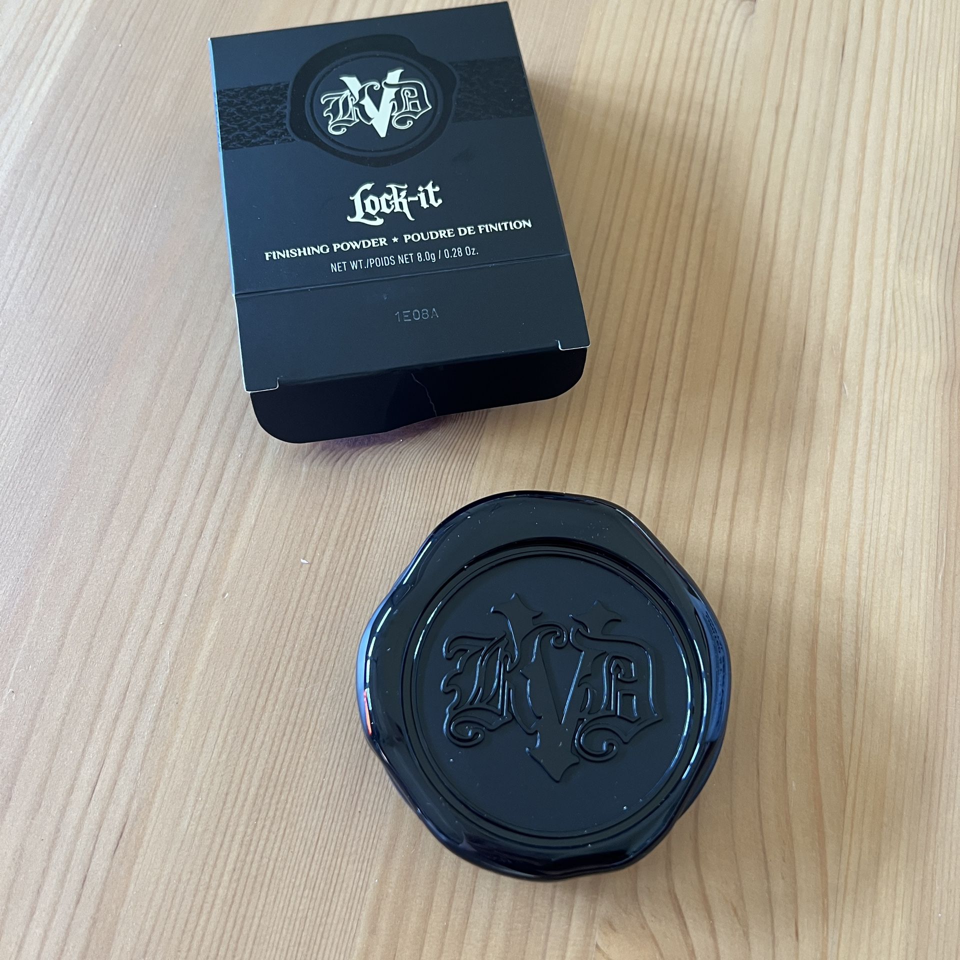 Lock-It Refillable Mattifying Pressed Finishing Powder