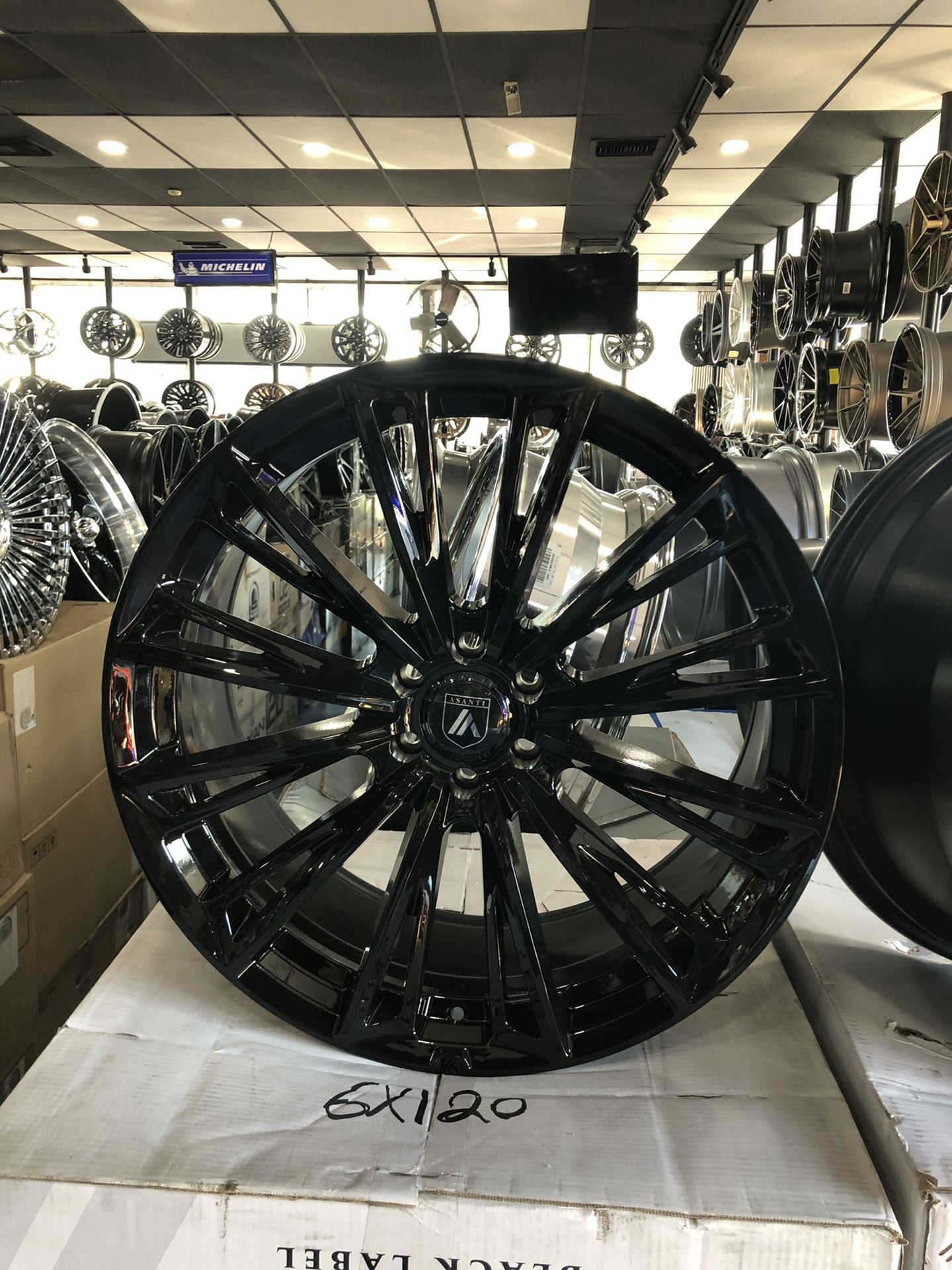 ASANTI. WHEELS SIZE 22. INCH GLOSS BLACK