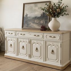 ✨ Newly Refinished Thomasville Buffet / Sideboard / Credenza / TV Console✨ Free Delivery 🚚✨