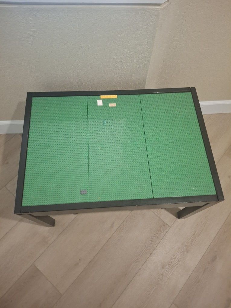 Lego Table