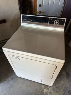 Maytag gas dryer $175 OBO in excellent condition with New Motor
