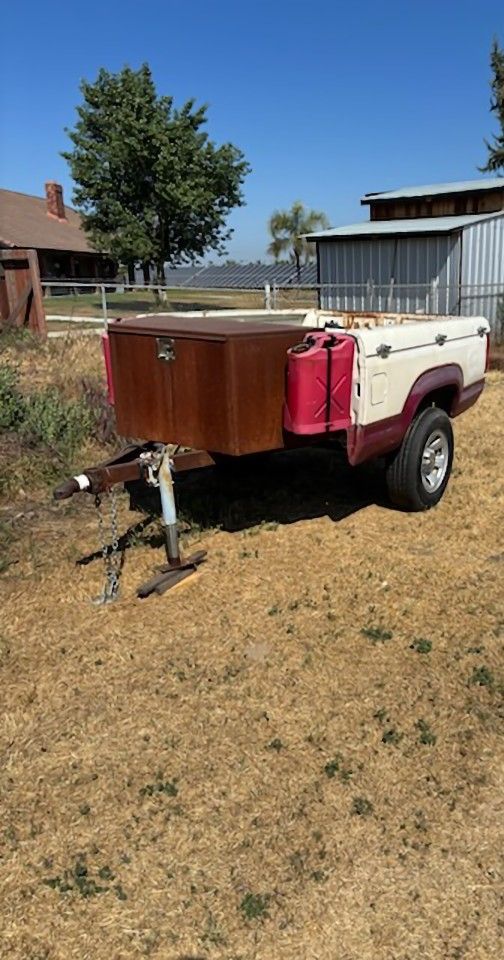 1986 Ford Utility Trailer