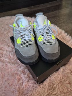 Kids Jordan 4 Retro size 1.5 Y