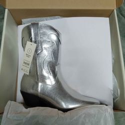 Woman’s Silver Cowboy Boots Sizes 6,7,8,9,10