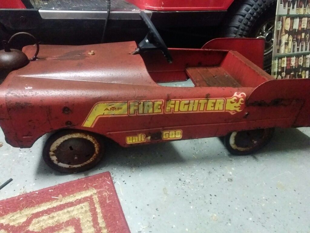 Metal fire truck pedal car