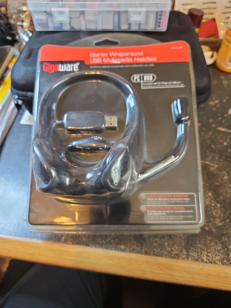 STEREO USB MULTIMEDIA HEADSET.