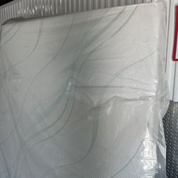 Tempurpedic Queen Size Mattress