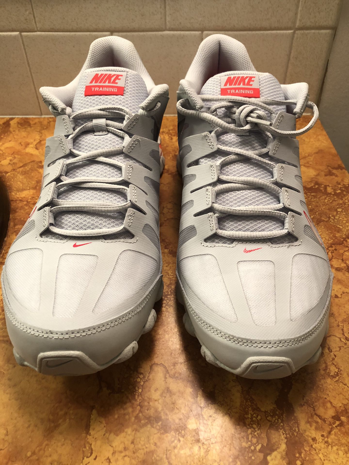 Nike Reax 8TR Mesh Sport Shoes in Plus Size Grey Size 14