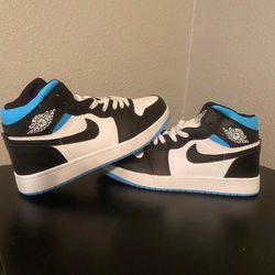 Nike Air Men’s Size 9 (New)