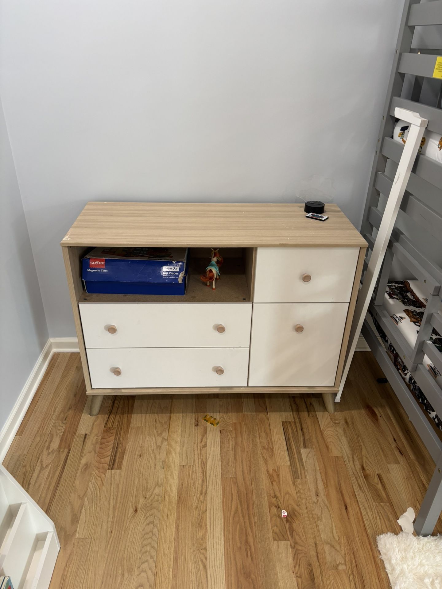 Kids Dresser/Changing Table