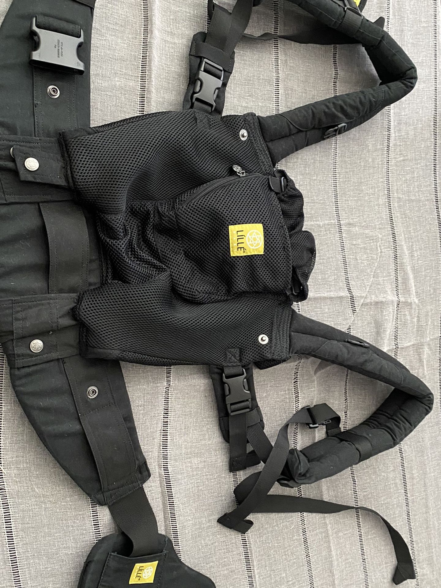 Lille Baby Carrier Black