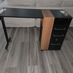 FOLDABLE MANICURE STATION