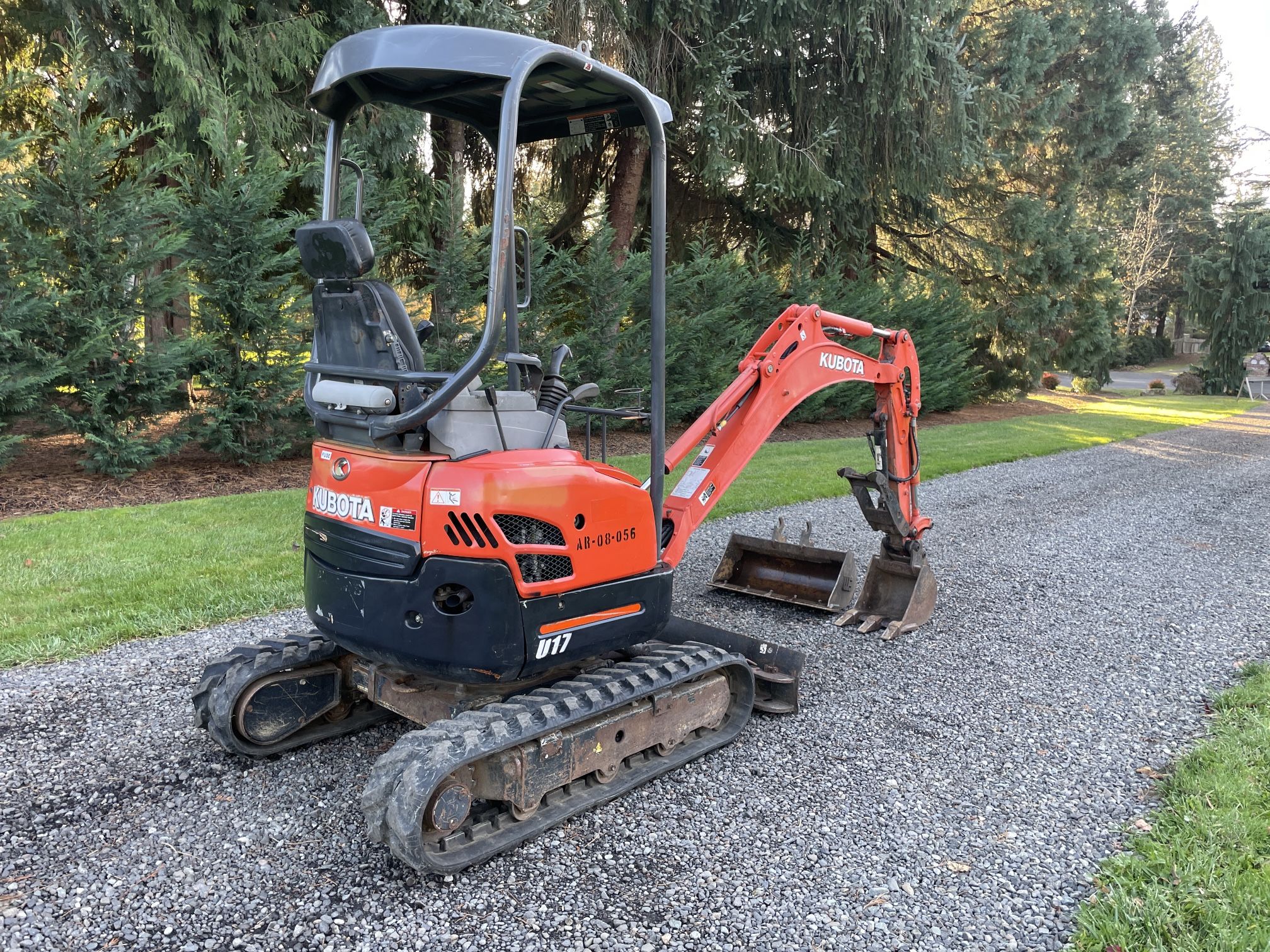 2017 Kubota U17 Mini Excavator 1,810 hours 4K Weight 2 Buckets