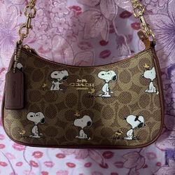 Coach x Peanuts Snoopy Signature Shoulder Bag
