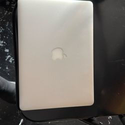 MacBook Air 13”   (2015)
