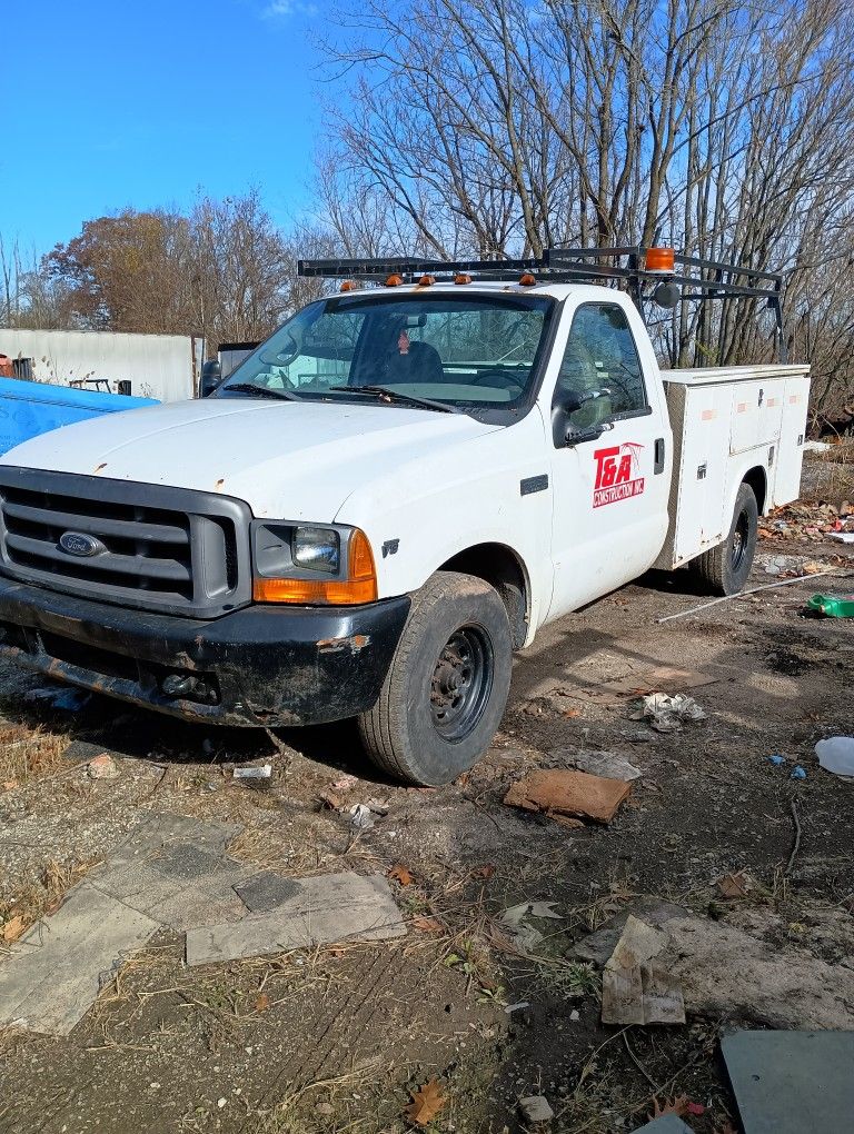 2000 Ford F-350 Super Duty $2900 OBO or TRADE