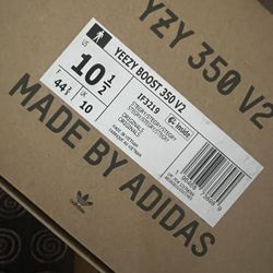 Yeezy 350 V2