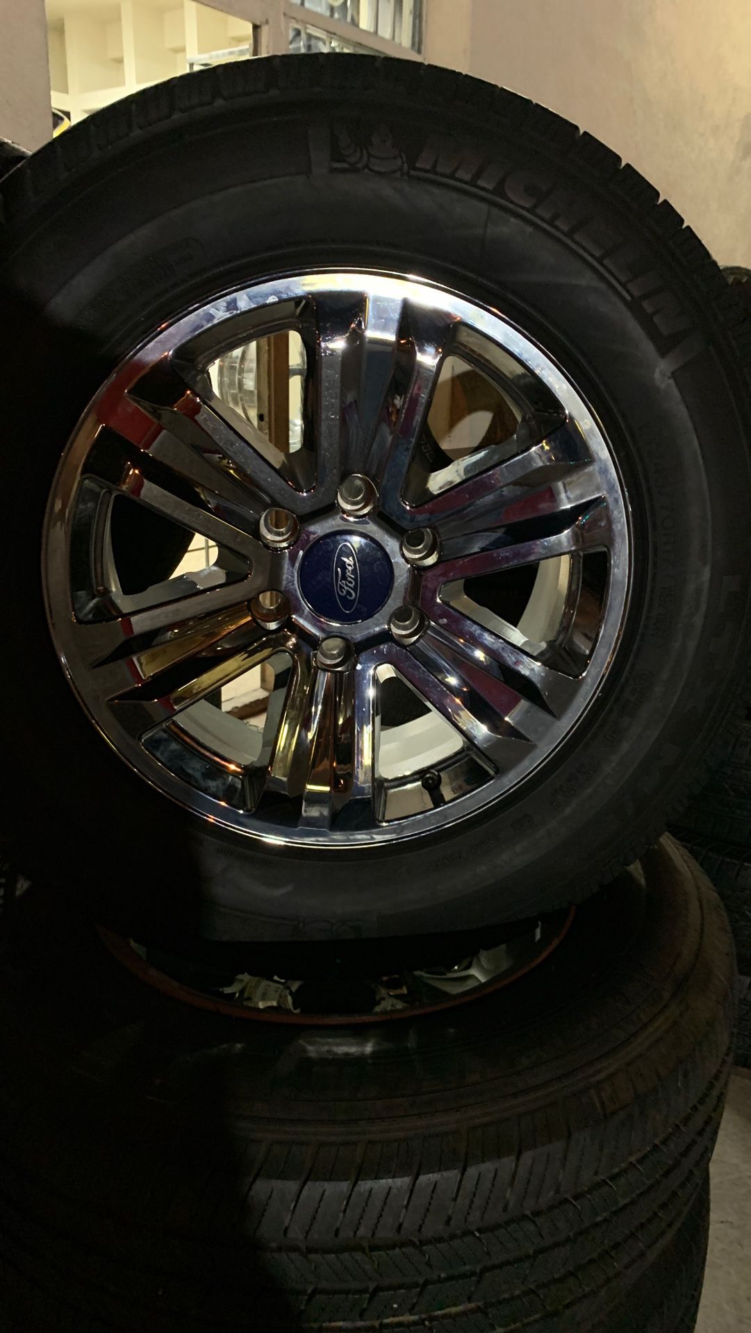 Ford 6 lug with 2457017 tires aluminum rim