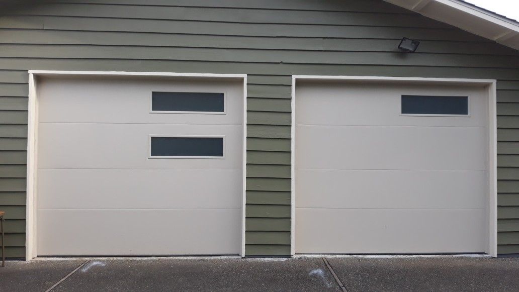 CHI Skyline Modern Garage Doors