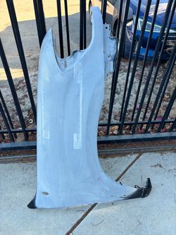 TOYOTA SEQUOIA FENDER 01-04