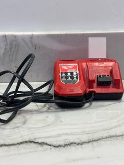 Milwaukee 48-59-1812 M12 and M18 Rapid Charger