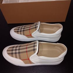 Burberry Low Top Sneakers Women Size US 5.5 White