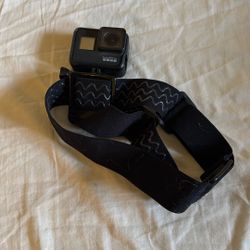 GoPro Hero 7 w/ Head strap