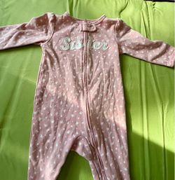 Like new Set of 4 baby pajamas size 3 months to 6 months