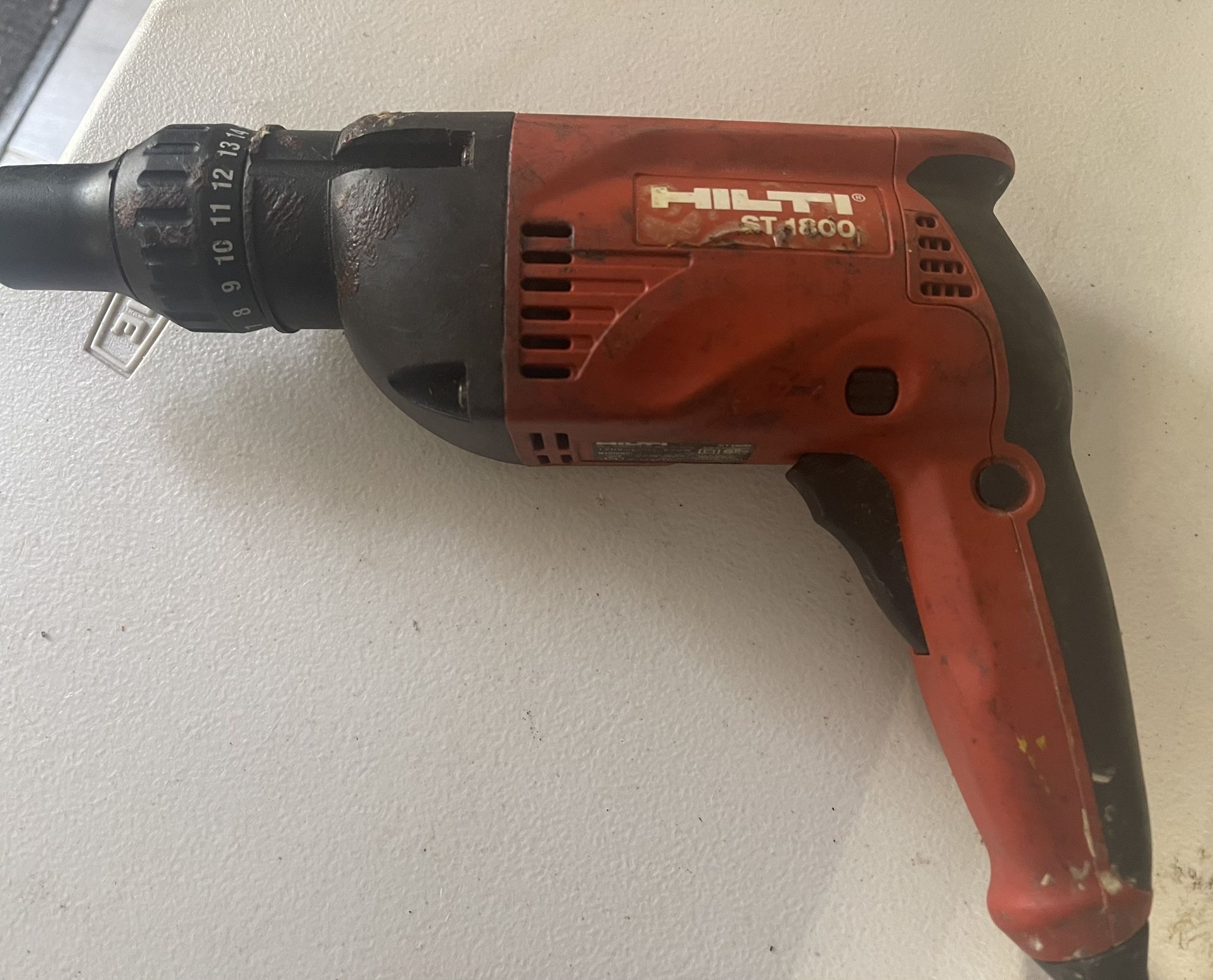 ST 1800 METAL CONSTRUCTION SCREWDRIVER