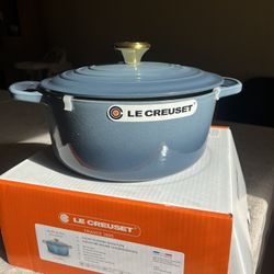 NEW Le Creuset Dutch Oven