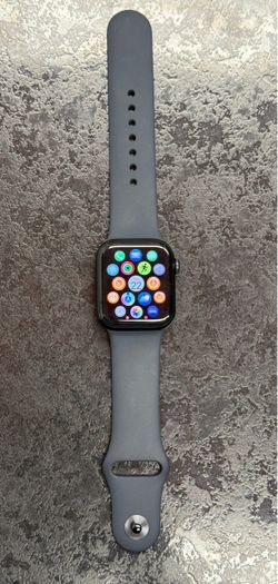 Apple Watch SE 3rd Gen GPS 40mm Midnight Aluminum 100% Battery Like New