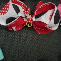 HANDMADE HAIR BOWS!!