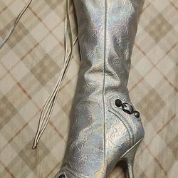 Gorgeous Chrome Boots/ Size 10/new/ $50 Cash Only/ Blue Diamond & Rainbow
