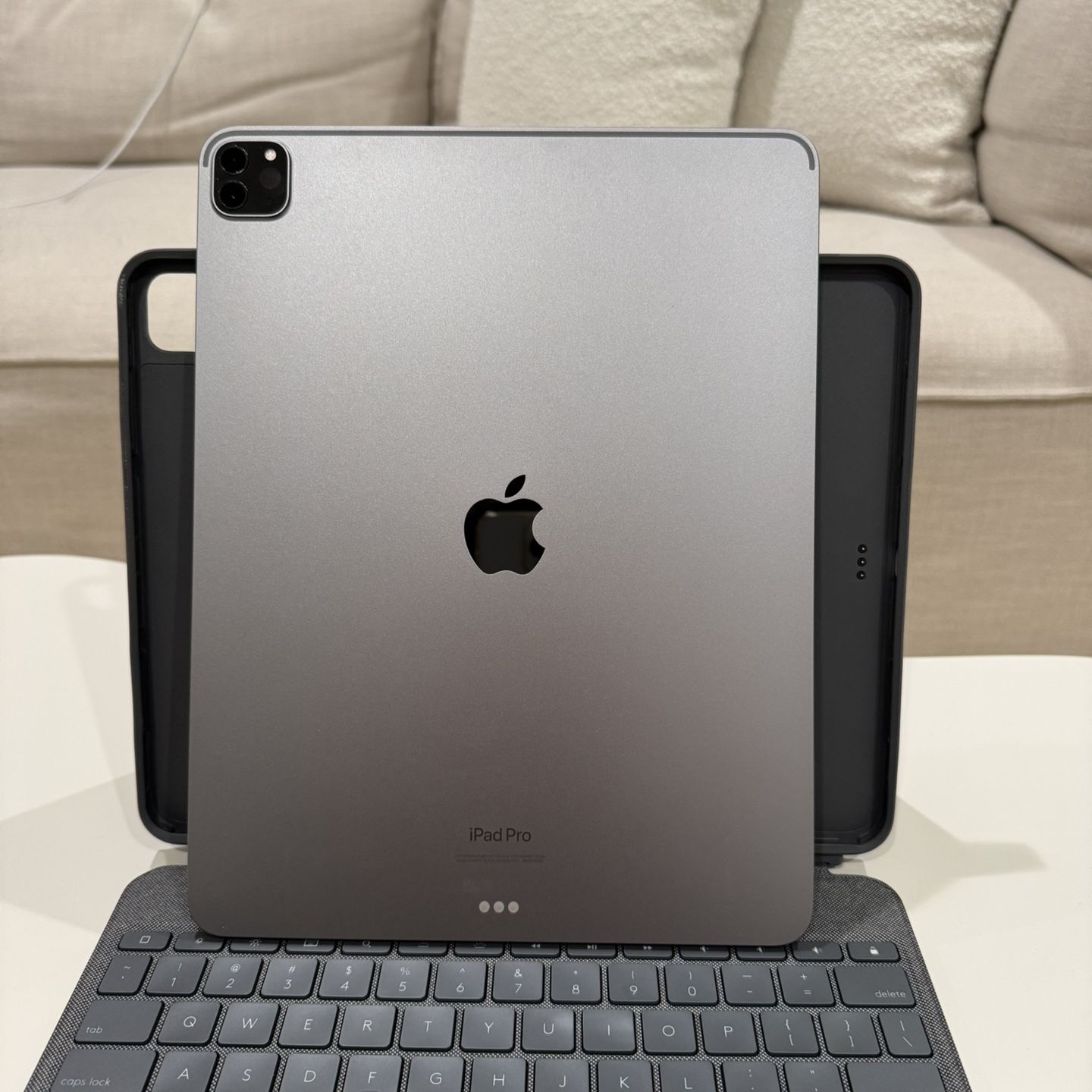 Apple iPad Pro 6th Gen 12.9-inch Wi-Fi 256GB Space Gray for Sale