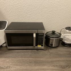 Appliances - Air fryer, Electric Kettle, Mini Crockpot