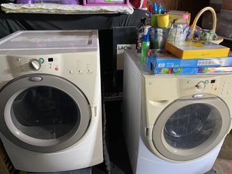 Whirlpool Electric stackable washer and dryer