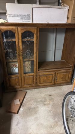 Entertainment center
